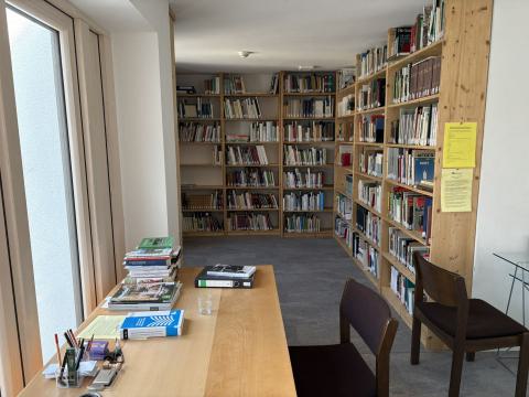 Altbau-OG-Bibliothek_1