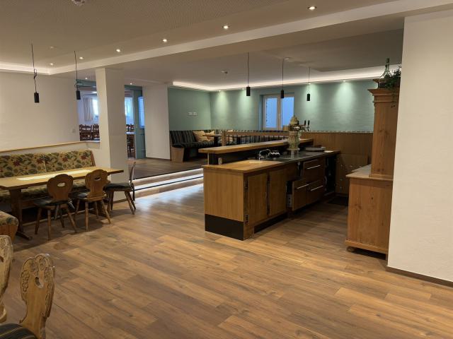 HHaus-Brunnen-Theke-Küche-2025-08-10-13-03-53