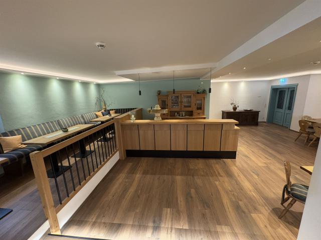 HHaus-Brunnen-Theke-Küche-2025-08-10-13-04-48